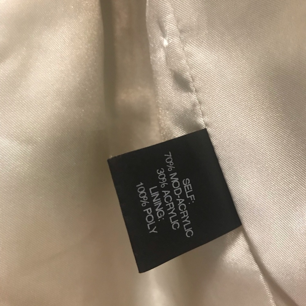 Yoli Rapp Mongolian faux fur vest - Picture 7 of 7